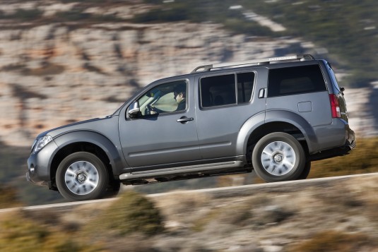 nissan pathfinder 2010