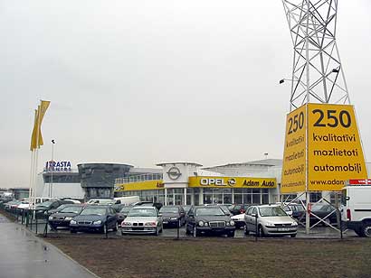 Kvalitatīvi mazlietoti auto no Adam Auto - iAuto